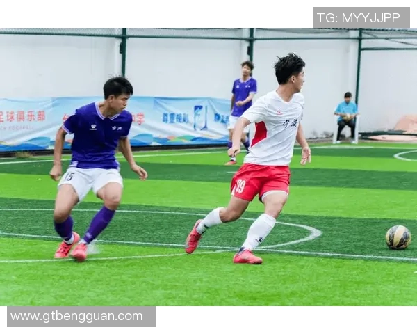 足球解说雄带你领略精彩赛事瞬间与幕后故事的全新视角